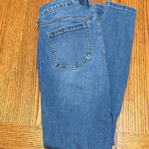 Torrid Trio Fit Skinny Limitless Stretch - Picture 3 of 4